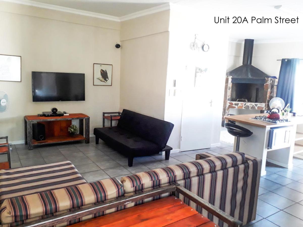 Bateleur Self Catering Cc Appartement Windhoek Buitenkant foto
